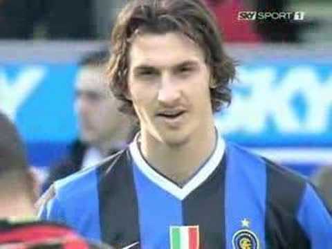 Z Ibrahimovic Looking At Ronaldo